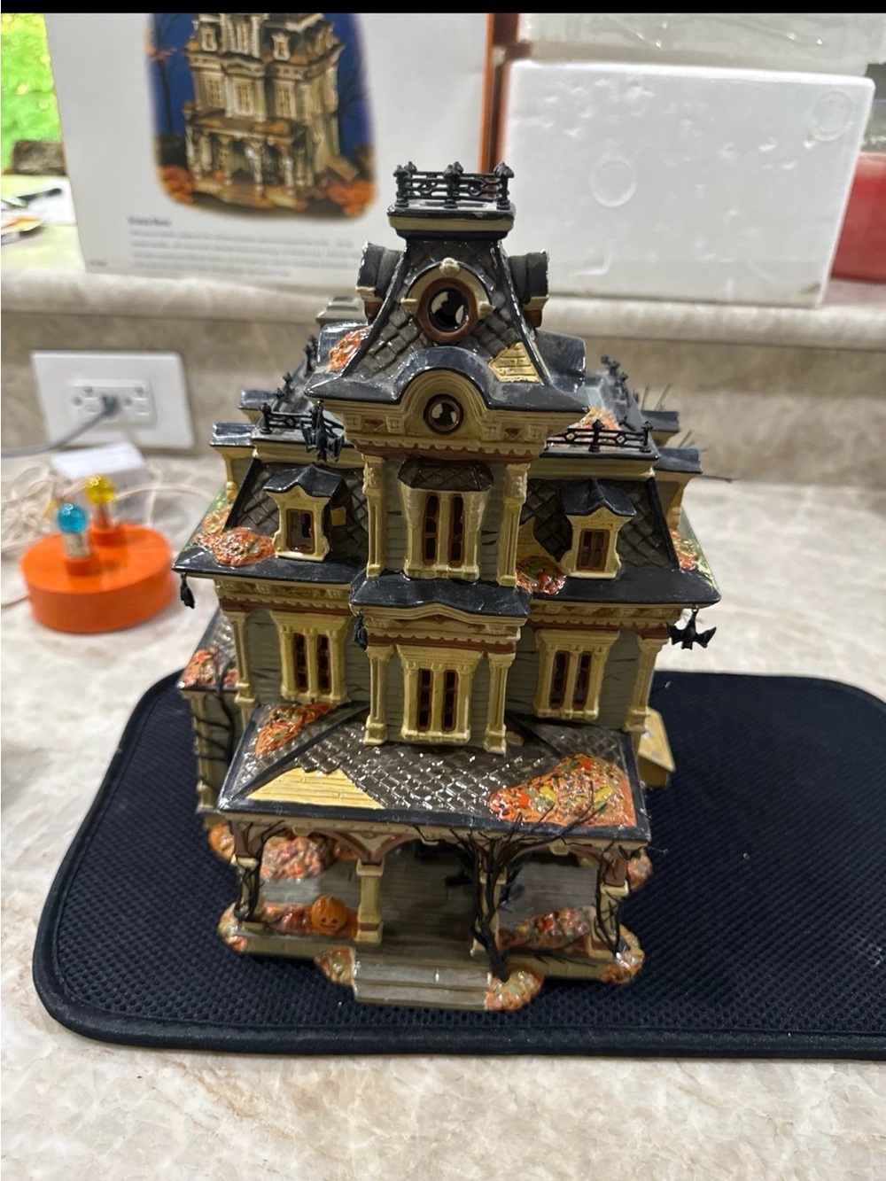 Dept 56 Halloween Grimsly Manor